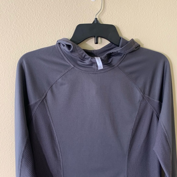 Fabletics Long sleeve pullover top - Picture 3 of 10